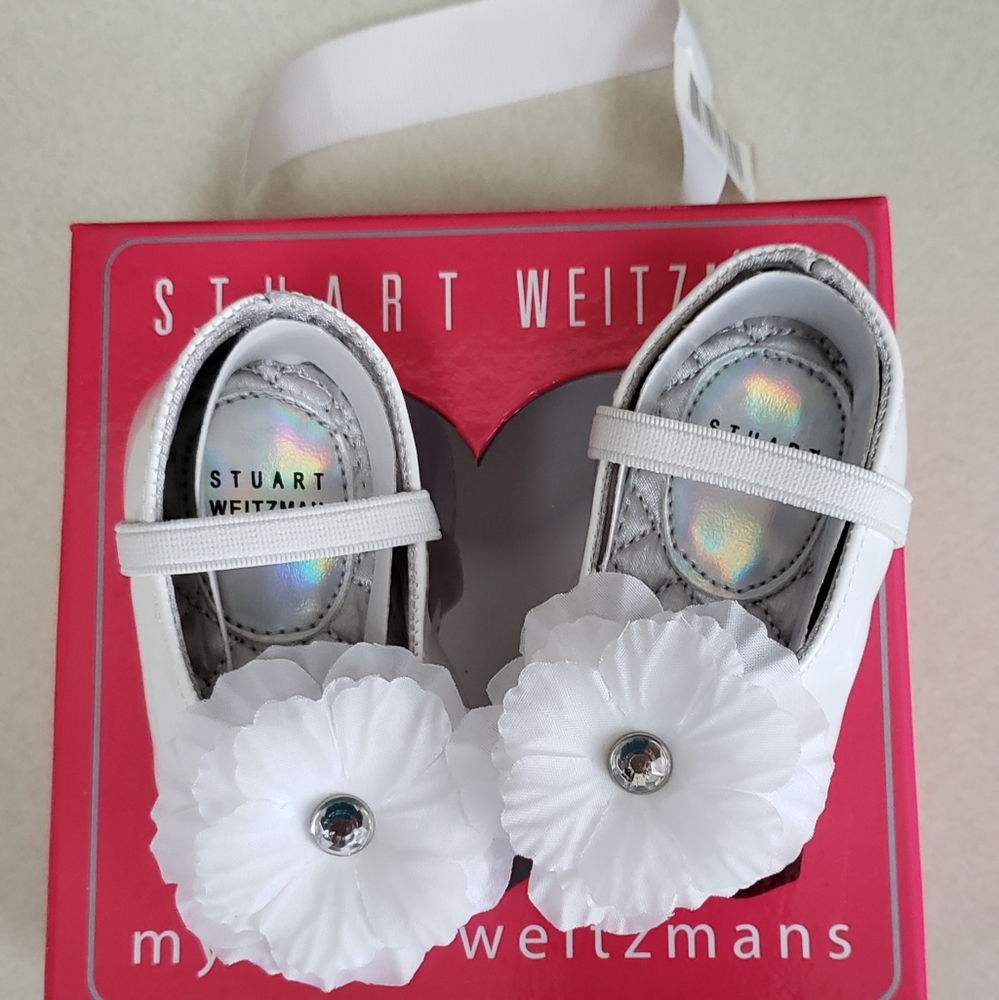 Infant Girl's Stuart Weizman 'Baby Bud' Crib Shoe